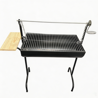 Barbecue professionnel avec rôtissoire pour les grandes fêtes en plein air