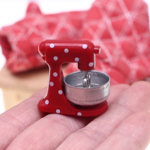 Mini batteur sur socle rouge vif, accessoire <span class=keywords><strong>de</strong></span> cuisine miniature en métal <span class=keywords><strong>de</strong></span> 3 cm pour maison <span class=keywords><strong>de</strong></span> poupée, idéal pour la décoration <span class=keywords><strong>de</strong></span> Noël et l'affichage <span class=keywords><strong>de</strong></span> cadeaux - Product Image 3