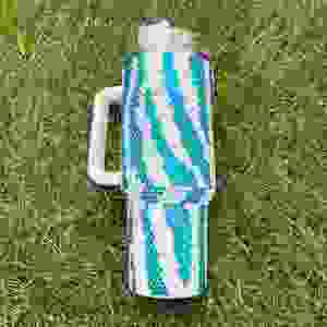 Vaso Térmico de Acero Inoxidable de 40oz con Aislamiento al Vacío, Diseño de Rayas de Zebra que Brillan en la Oscuridad, Completamente Adornado con Pedrería y Tapa con Asa y Popote - Product Image 3