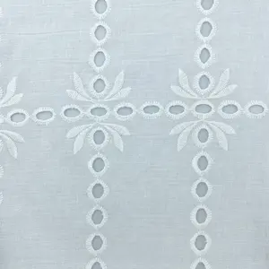 Heiß verkaufender atmungsaktiver Schiffli Guipure Öse weißer Baumwolle bestickter Voile-Stoff für Frauen kleid