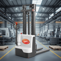 Gerbeur électrique économique JAKI QES1516E à batterie lithium-ion, à longue portée, AWD, pneus pleins, conduite debout, capacité de charge de 1,5 tonne