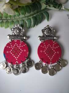 Super vente boucles d'oreilles ethniques modernes faites à la main en tissu long léger avec boucles d'oreilles pendantes de travail oxydé - Product Image 4