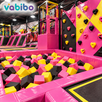 Équipement de parc de trampolines intérieur personnalisé pour enfants et adultes avec fosse à mousse, mur d'escalade et parcours ninja pour centre commercial