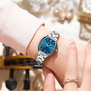 CURREN 9112, relojes de pulsera de cuarzo para <span class=keywords><strong>mujer</strong></span>, relojes de acero inoxidable a la moda para <span class=keywords><strong>mujer</strong></span>, reloj de regalo Tonneau elegante Original - Product Image 3