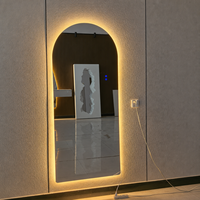 Miroir LED moderne pleine longueur rétroéclairé avec capteur tactile et variateur d'intensité pour chambre, dressing, ou espace de rangement, miroir mural personnalisable OEM