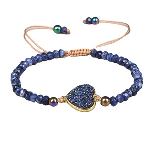 Pulsera de cuentas de rueda de piedra natural para mujer, regalo, racimo de cristal, hebra tejida a mano ajustable - Product Image 1