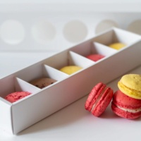 Boîte à dessert en papier personnalisée, vente chaude, type tiroir, emballage pour muffins, biscuits, gâteaux, boîte à macarons blanche individuelle