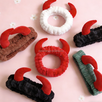 Bandeau en peluche doux et élastique en flanelle polaire corail, avec cornes colorées et mignonnes, réutilisable, antidérapant, pour le lavage du visage, le yoga, le spa et le sport, thème Noël