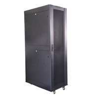 Baies de serveur de centre de données 19 pouces 42U/45U avec portes avant/arrière ventilées, panneaux latéraux séparés, protection IP20, charge statique de 1500 kg