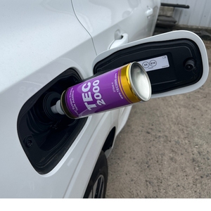 Limpiador de sistemas de combustible TEC 2000 de grado avanzado, adecuado para el mantenimiento completo del sistema de combustible y la eficiencia del motor - Product Image 2