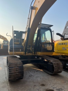 Used Caterpillar 320D 20 Ton Crawler Excavator 2023 1.1m Bucket Capacity 103KW Power Engine Gearbox PLC <b>Pump</b> Motor Bearing - Product Image 4