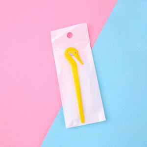 Outil <span class=keywords><strong>de</strong></span> <span class=keywords><strong>coupe</strong></span> pour élastiques à <span class=keywords><strong>cheveux</strong></span> Pony Pick, sans douleur, pour retirer les élastiques à <span class=keywords><strong>cheveux</strong></span>, <span class=keywords><strong>coupe</strong></span>-élastiques pour <span class=keywords><strong>cheveux</strong></span> - Product Image 4