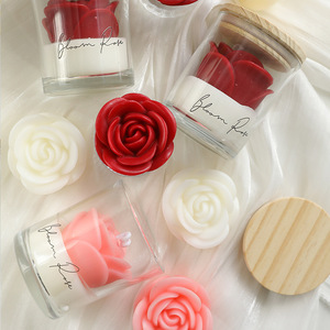 Bougie parfumée en gros pour la Saint-Valentin, senteur rose en pleine floraison, bougie parfumée florale <span class=keywords><strong>orientale</strong></span> romantique avec couvercle en bois pour la décoration intérieure - Product Image 3