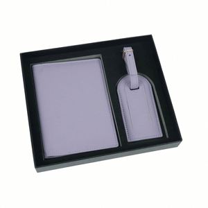 Porta Pasaportes de Cuero Ecológico Personalizable, Minimalista, con Organizador de Boletos, Etiqueta para Equipaje y Estuche de Viaje, Set de Regalo - Product Image 1