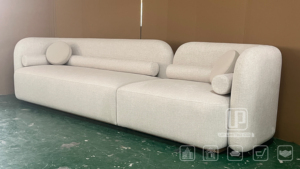 Sofá Seccional Italiano de Lujo Ligero, Construcción en Madera, Tapizado en Terciopelo, de Gran Venta - Product Image 3