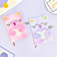 Carnet en peluche chat tenant un cœur, design de dessin animé de haute qualité, journal mignon, parfait pour les filles, ensemble cadeau