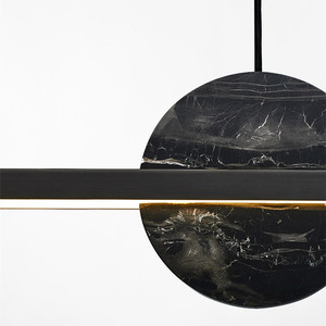 Luminaire suspendu LED en cuivre long, minimaliste moderne, pour salon, bureau de luxe - Product Image 2