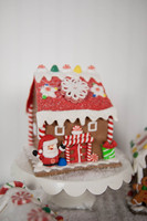 Maison de Noël artisanale en argile polymère personnalisée pour homme en pain d'épice avec décoration lumineuse décoration de table pour gâteau d'anniversaire
