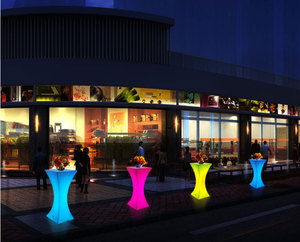 Ev Bar alışveriş merkezi otel için su geçirmez LED işıklı kokteyl masası düğün partileri için çağdaş tasarım stili - Product Image 3
