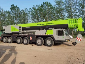 Grue sur camion Zoomlion modèle ZTC2200H 220 tonnes, occasion, très demandée, pour travaux municipaux. - Product Image 4