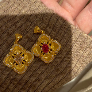 Collana in Stile <span class=keywords><strong>Buci</strong></span> Italiano con Pendente a Quadrifoglio Placcato Oro e Zirconi, Design Retrò Stile Palazzo - Product Image 3