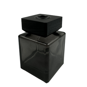 Difusor de Aromas de Lujo de 100 ml con Aceites Esenciales Naturales, Juego de Difusores Personalizados con Varillas de Ratán y Vidrio para el Hogar - Product Image 6