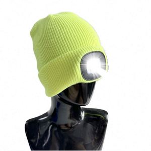 Gorro de Punto Acrílico LED con Luz Recargable, Gorro de Invierno Cálido con Bordado para Niños - Product Image 6