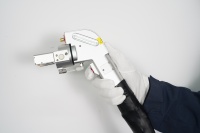 Chariot de nettoyage laser à fibre continu 2000W pour atelier, machine de nettoyage laser à fibre intégrée sur chariot pour atelier