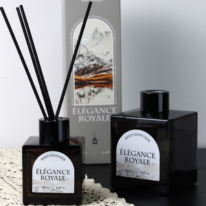 Diffusore di Fragranza Senza Fiamma in Bottiglia di Vetro Nero con Bastoncini in Fibra, Logo Personalizzato, per Aromaterapia Domestica di Lusso - Product Image 1