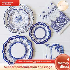 Assiettes de dîner rondes en <span class=keywords><strong>porcelaine</strong></span> bleue <span class=keywords><strong>et</strong></span> blanche de style chinois du Zhejiang, plateaux de fête, plats vintage à bordure dentelée, assiettes jetables - Product Image 2