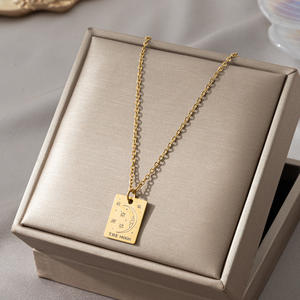 Diseño sentido <span class=keywords><strong>Tarot</strong></span> tarjeta collar esotérico símbolo colgante Acero inoxidable clavícula collar dorado cuadrado joyería para damas - Product Image 3