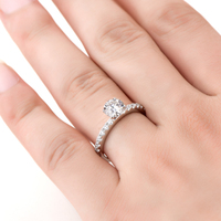 Bague de fiançailles en argent sterling 925 avec moissanite ronde taille brillant solitaire 0,8 ct D VVS pour femme