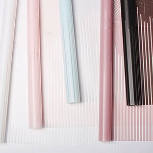 Papier d'emballage pour fleurs imperméable personnalisable de haute qualité, matériaux d'emballage de bouquets à la mode, vente en gros - Product Image 3