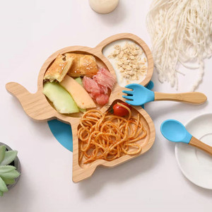Plato de madera con forma de cangrejo para niños con juego de cuchara y tenedor para la hora de comer de los niños - Product Image 2