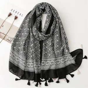 Hot Sell New Fashion Flower Printed Cotton Scarves With Tassel Women Elegant Large Floral Print Viscose Shawls Muslim Hijabs