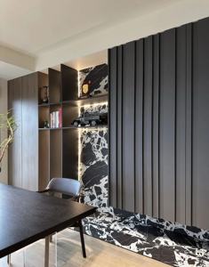 Sistema de Pared <span class=keywords><strong>para</strong></span> Oficina en Casa Equipado con Estantes Abiertos, Iluminación LED y Almacenamiento Oculto, Puede Combinarse con un Escritorio - Product Image 2