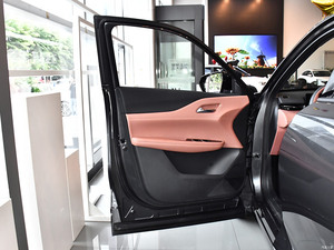 En stock Changan, coche usado híbrido enchufable de segunda mano chino barato, 5 puertas, 5 asientos, SUV compacto, velocidad máxima de 180 km/h - Product Image 6