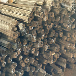 Charbon de bois en briquettes de sciure de bois OEM du Vietnam, haute performance thermique, sans fumée, pour barbecue extérieur, camping, restaurant, combustible - Product Image 1