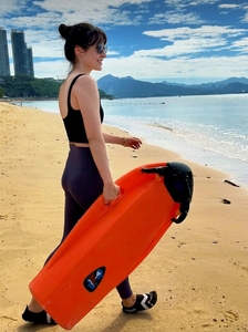 XFY Planche de surf électrique 6000W la plus vendue, étanche IP68, vitesse 25KM/H, charge 150KG, homologuée CE FCC <span class=keywords><strong>pour</strong></span> parc aquatique - Product Image 3