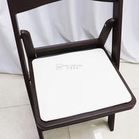 Chaises de jardin d'extérieur en gros, chaises pliantes en résine marron et blanche, style Wimbledon, français, japonais, pour événements et fêtes