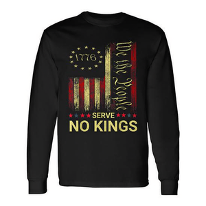 No Kings In America Since 1776 T-shirt vintage a maniche lunghe con bandiera degli Stati Uniti invecchiata - Product Image 2
