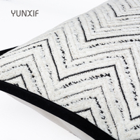 Housse de coussin décorative en jacquard chevron moderne de luxe, style nordique minimaliste géométrique avec passepoil noir pour la décoration du canapé