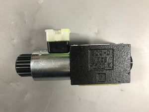 โซลินอยด์วาล์วควบคุมทิศทางไฮดรอลิก D1VW035ENGW91 รุ่น NG06 CETOP 3 24V - Product Image 2