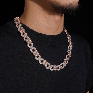 <span class=keywords><strong>Collana</strong></span> a Catena Cubana di Lusso Hip Hop in Argento 925 <span class=keywords><strong>Personalizzata</strong></span> con Croce Infinity da 15MM in Moissanite e Oro Rosa - Product Image 6
