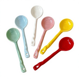 Cuillère à soupe et à dessert en céramique créative à long manche pour <span class=keywords><strong>enfants</strong></span>, design rétro de luxe léger, idéale pour les anniversaires et les fêtes - Product Image 1