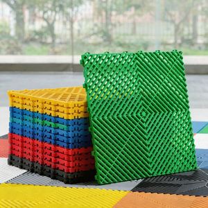 Tapis en plastique antidérapants, résistants à l'usure et imperméables, dalles de sol de garage modulaires à clipser en PP, très résistantes - Product Image 2