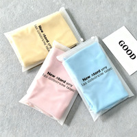 Sacs en plastique à fermeture éclair givrés noirs imprimés avec logo personnalisé, en PE, refermables avec fermeture à glissière pour l'emballage de t-shirts et de sous-vêtements