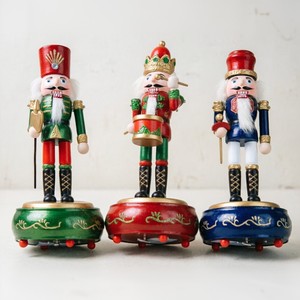 Nouvelle Boîte à Musique en Bois à Manivelle, Style Européen, Finition Peinte, Motif Casse-Noisettes, Décoration Artisanale pour Salon et Maison - Product Image 4
