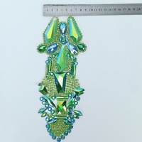 2026 En gros Accessoires de costume de carnaval, Patch thermocollant en résine néon faite à la main, Bijoux de costume, Applique en strass