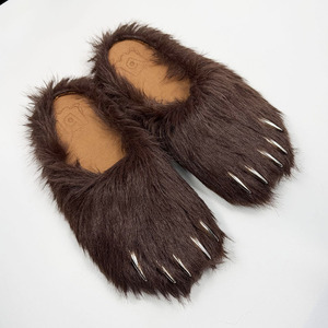 Mules en peluche personnalisées de créateur, avec logo sur mesure, pour hommes, en fausse fourrure, motif <span class=keywords><strong>patte</strong></span> <span class=keywords><strong>d</strong></span>'<span class=keywords><strong>ours</strong></span>, avec griffes métalliques - Product Image 5